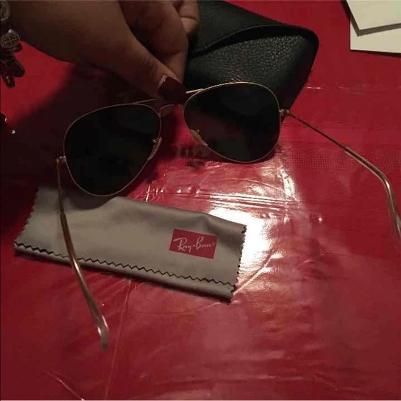 Ray Ban Aviator Sunglasses - Picture 3 of 6